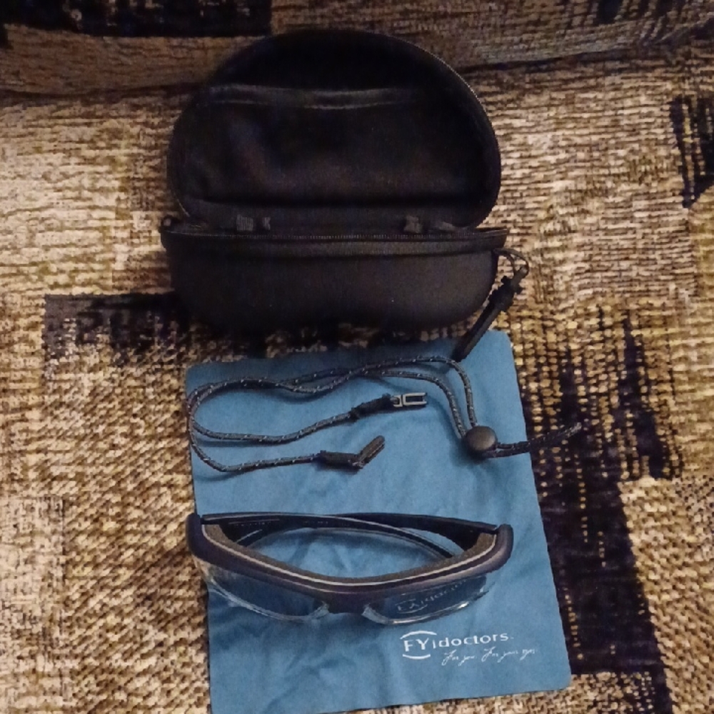 New High Quality Safety Glasses with Case and Strap - Adult Size